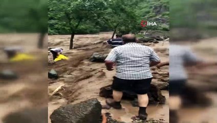 Trabzon'un Araklı ilçesinde yaşanan sel afeti ile valilikten ilk açıklama geldi