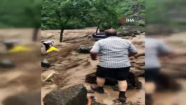 Trabzon'un Araklı ilçesinde yaşanan sel afeti ile valilikten ilk açıklama geldi