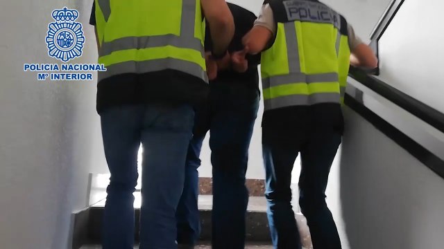 Detenido un hombre por delitos contra la intimidad y por abusos sexuales