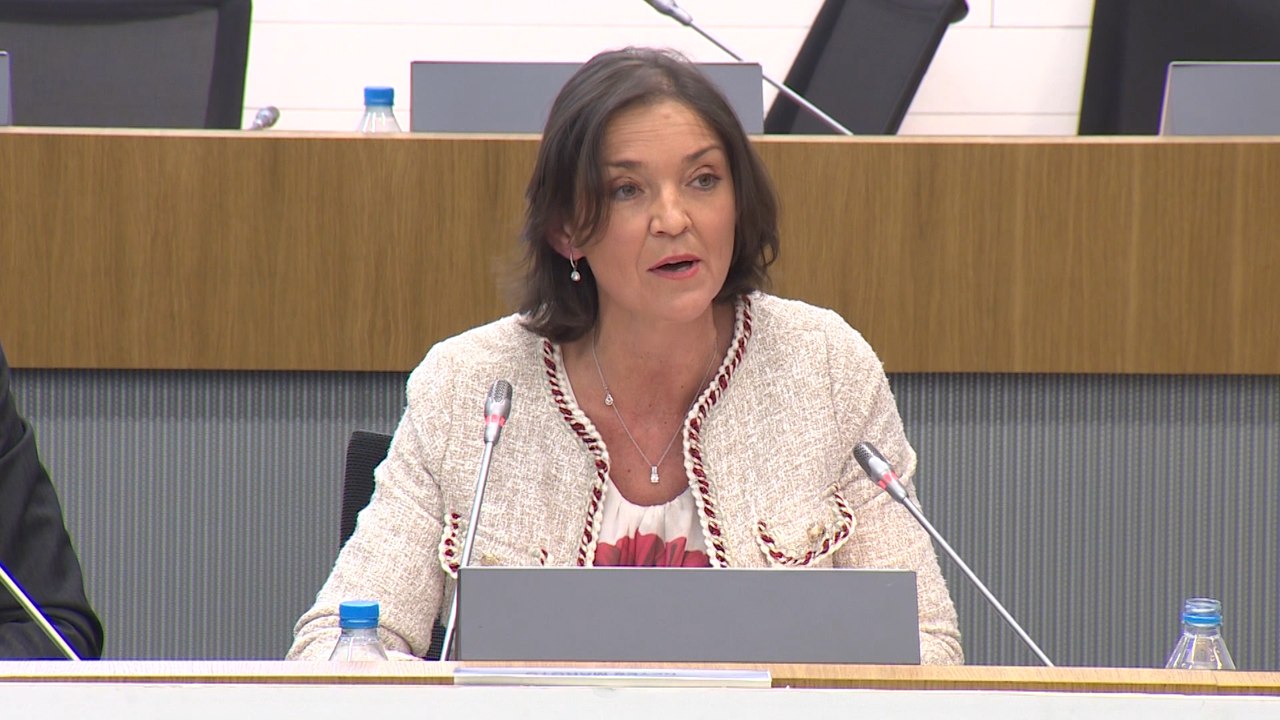 Reyes Maroto pide "altura de miras" para no caer en vetos