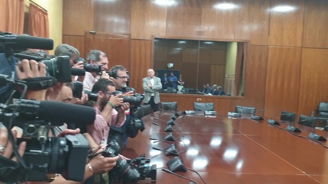 PP-A, Cs y Vox suscriben acuerdo sobre Presupuesto andaluz