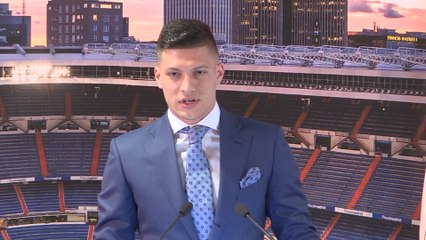 Jovic promete hacer ganar "más títulos" al Real Madrid