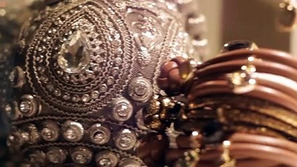 Patricia Olivares Taylhardat te presenta a Carol Ginter dando una muestra de belleza