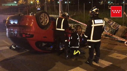 Tải video: Dos heridos graves y cuatro leves en atropello en Alcalá de Henares