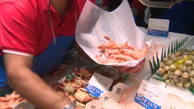Compras de última hora y platos preparados protagonizan el día de Nochebuena
