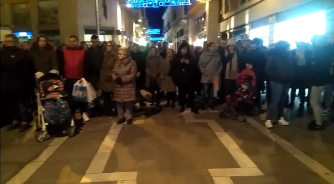 Minuto de silencio por Laura Luelmo en Zamora