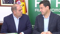 Juanma Moreno se reúne con ATA Andalucía