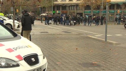 Sindicatos de Mossos se encierran en la Conselleria