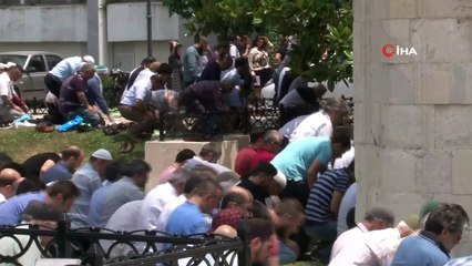 Mursi için gıyabi cenaze namazına İzmir’den destek