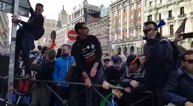 Funcionarios de prisiones organizan una gran pitada en la Plaza de Sol