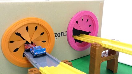 Disney Cars Lightning McQueen & Friends Rush into the Cave Double Supo Supo Toy Box