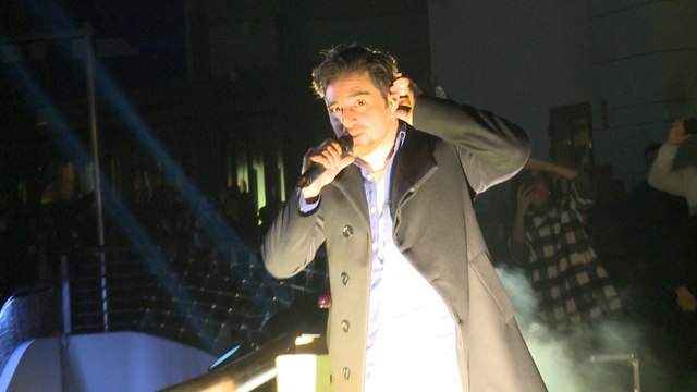 Bustamante se da un baño de masas en Valencia mientras evita a la prensa