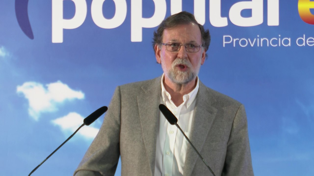 Rajoy pide el voto para el PP frente a los "parlanchines"