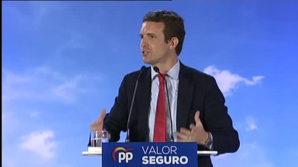 Casado: "Cuando el PSOE entra por la puerta, el 'empleo' sale por la ventana"