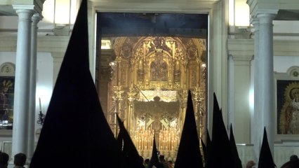 La Macarena realiza su estación de penitencia en la Madrugá