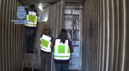 Policía intercepta un tráiler con 1.500 kilos de hachís ocultos