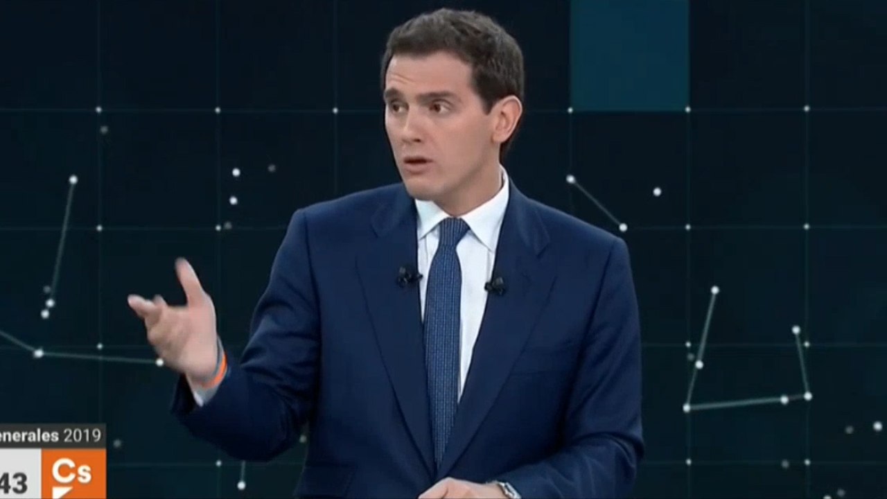 Rivera critica a PP, PSOE y Podemos en política económica