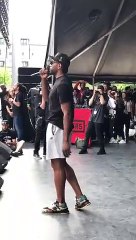 Basket-Ball - NBA - Kawhi Leonard shows he's a fun guy