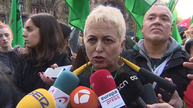 Funcionarios se manifiestan para exigir sus pagas extraordinarias