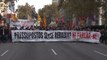 Profesores, estudiantes, médicos y funcionarios protestan contra los recortes en Cataluña