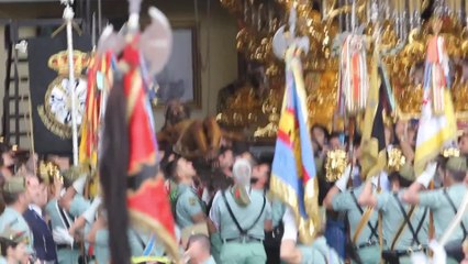 Traslado del Cristo de la Buena Muerte por los legionarios en Málaga