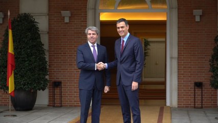 Sánchez recibe a Garrido en la Moncloa
