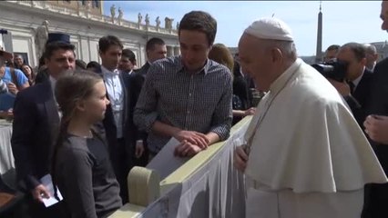 El Papa pide a Greta Thunberg que siga adelante en su lucha por el clima