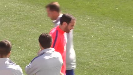 Godín ya se entrena con el Atlético, pero al margen de sus compañeros