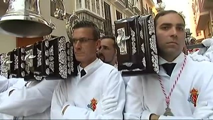 Málaga se entrega a los pasos de Jesús Cautivo