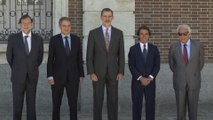 El Rey Felipe VI junto a Rajoy, Zapatero, Aznar y Felipe González