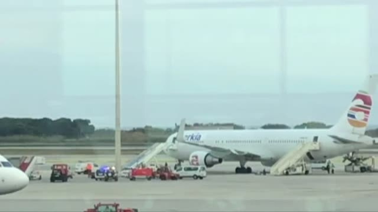 Aterrizaje de emergencia en el aeropuerto de Barcelona-El Prat