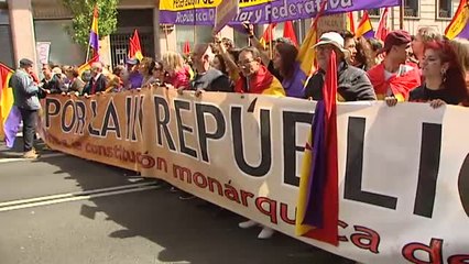 Más de un millar de personas claman por la República en Madrid