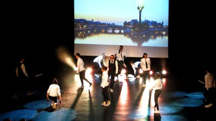 06. Karl Lagerfeld show 2 depuis cour