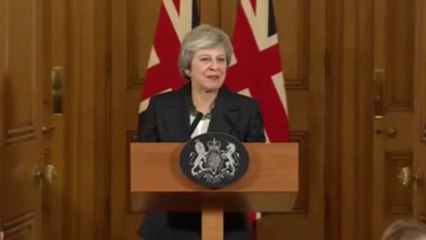 Theresa May avisa que no piensa dimitir