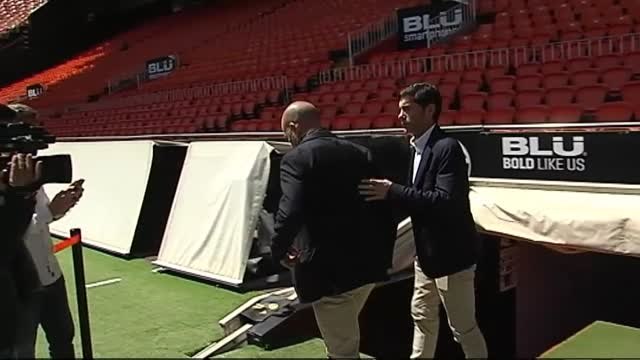 Marcelino y Paco López relajan el ambiente antes del derbi valencianista