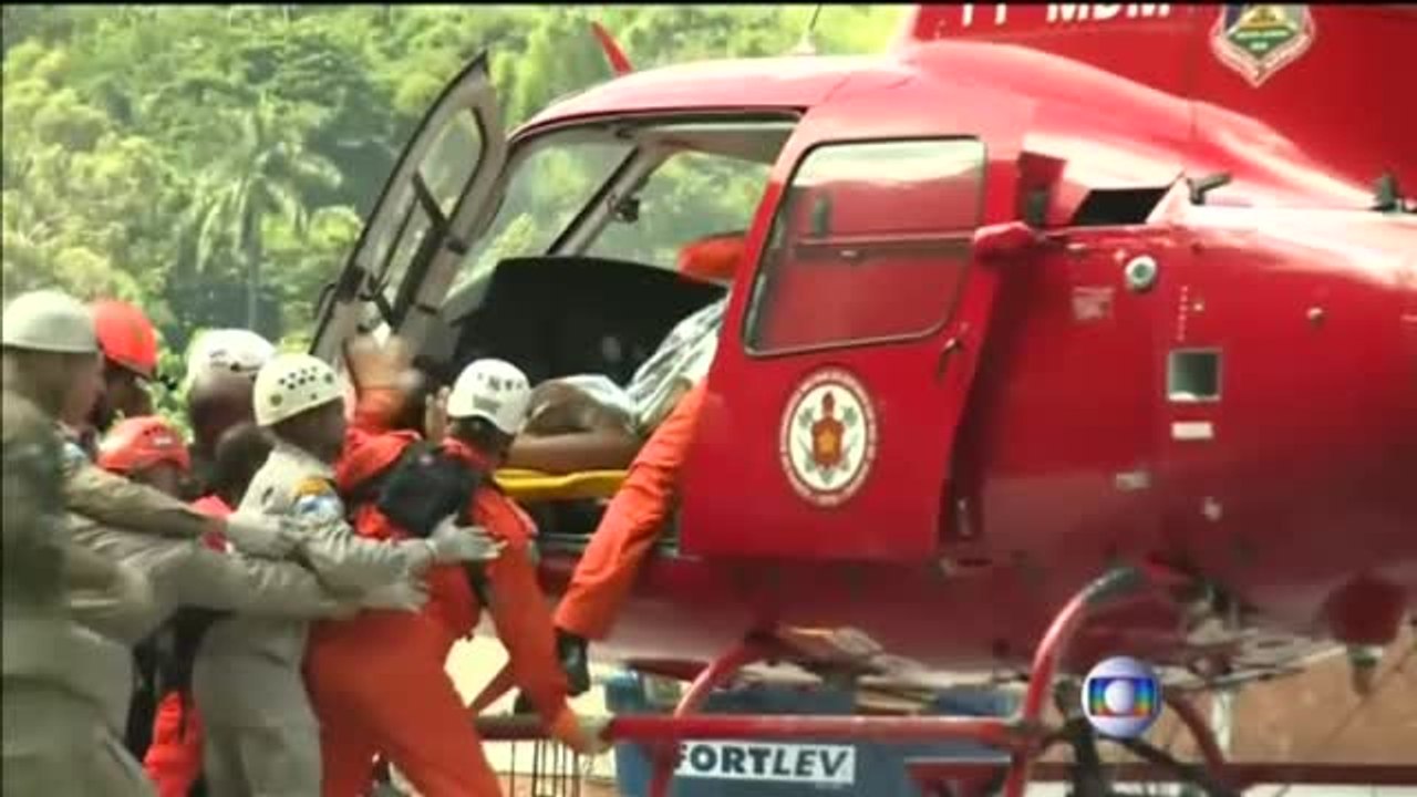 Al menos cinco muertos por el derrumbe de dos edificios ilegales en Río de Janeiro