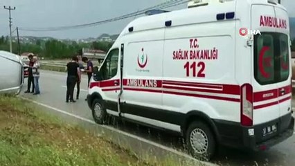Tosya Sanayi Kavşağı'nda otomobil takla attı