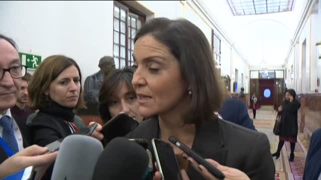 La ministra de Industria manda un mensaje de tranquilidad al sector del automóvil y a los consumidores