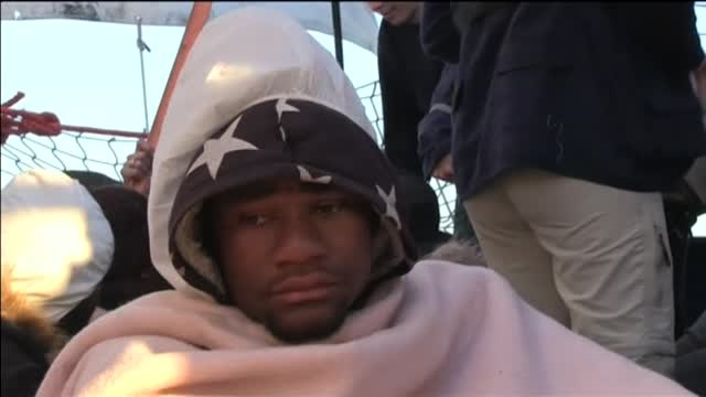 Los migrantes a bordo del Alan Kurdi piden ayuda