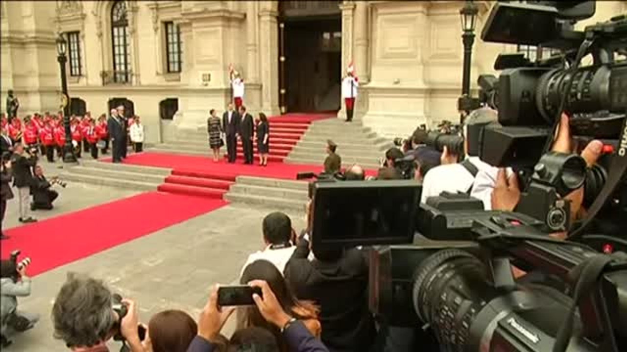 Los reyes visitan Perú en viaje oficial