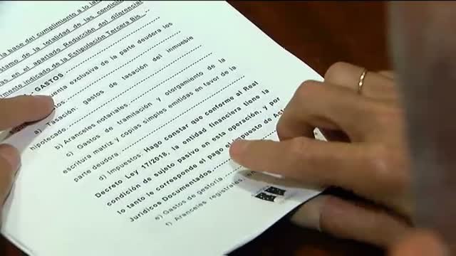 La banca comienza a pagar el impuesto de las hipotecas