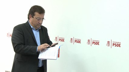 Fernández Vara en rueda de prensa en Mérida