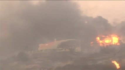 Al menos 23 muertos y 250.000 desalojados por el voraz incendio de California