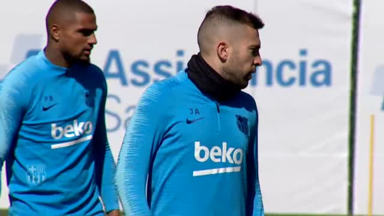 El FC Barcelona entrena con vistas a su visita a Old Trafford