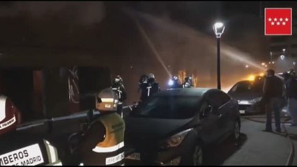 Un incendio en un antiguo cine obliga al desalojo de 70 personas