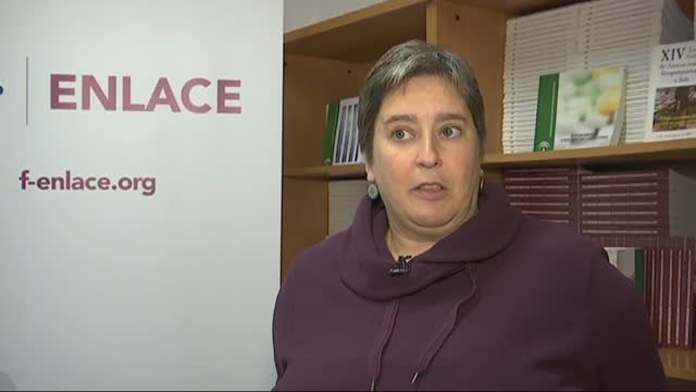 Las mujeres aventajan a los hombres en la adicción al alcohol y al móvil