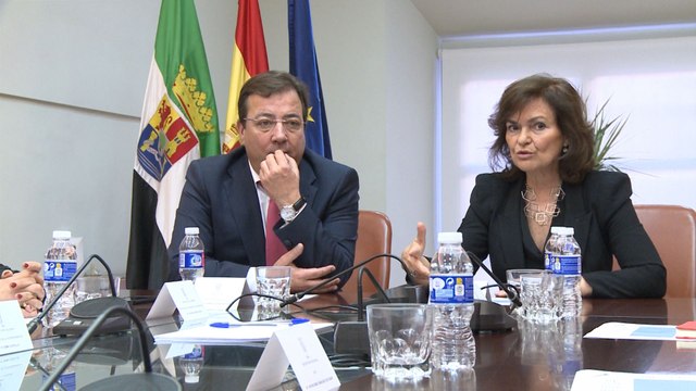 Calvo se reúne con Vara y agentes sociales en Mérida