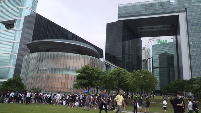 Hong Kong anti-extradition bill protesters undeterred after clashes with police