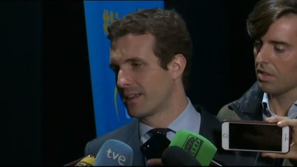 Télécharger la video: Pablo Casado agradece a Cospedal su decisión y la compara con Delgado