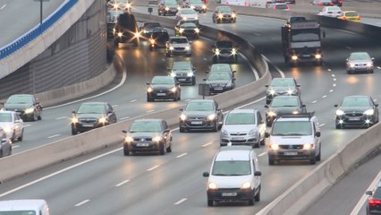 "Falta de confianza", causa de la caída de venta de coches